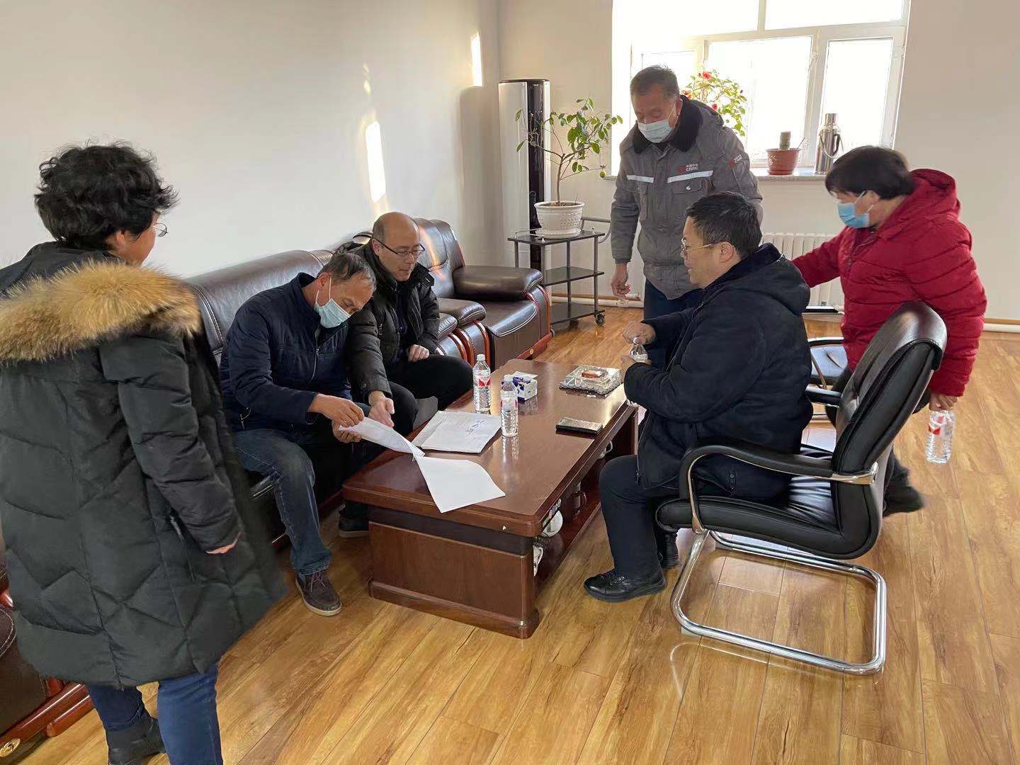 北苑開(kāi)發(fā)區管委會(huì )主任陶東明會(huì )同區自然資源局副局長(cháng)初朝陽(yáng)深入到公司